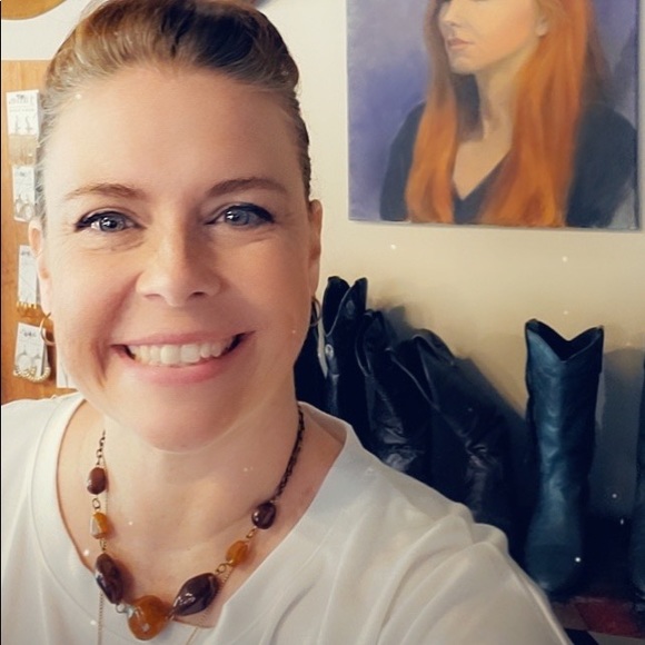 Meet your Posher, Allison - Picture 1 of 1